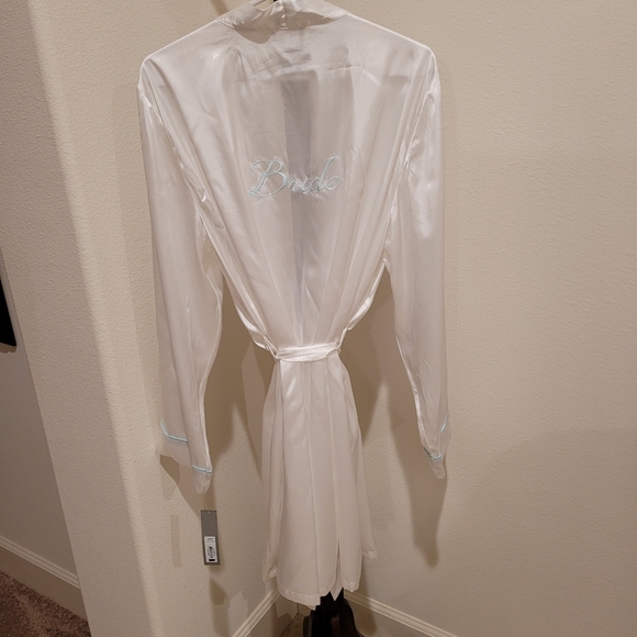 Embroidered "Bride" robe, size XL, NEW - Picture 8 of 10